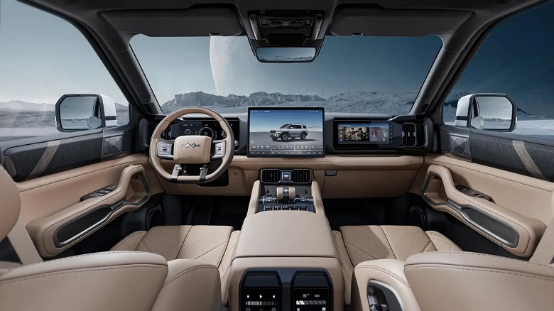 Замена Toyota Land Cruiser с трёхлетней гарантией, огромным клиренсом и адаптивной подвеской: в России начали продавать BYD Leopard 8