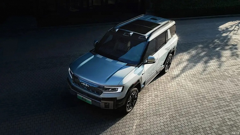 Замена Toyota Land Cruiser с трёхлетней гарантией, огромным клиренсом и адаптивной подвеской: в России начали продавать BYD Leopard 8