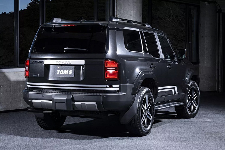 Спорт и стиль вместо грязи: представлен Toyota Land Cruiser Prado 250 в обвесе TOM’s Racing - 2 Спорт и стиль вместо грязи: представлен Toyota Land Cruiser Prado 250 в обвесе TOM’s Racing