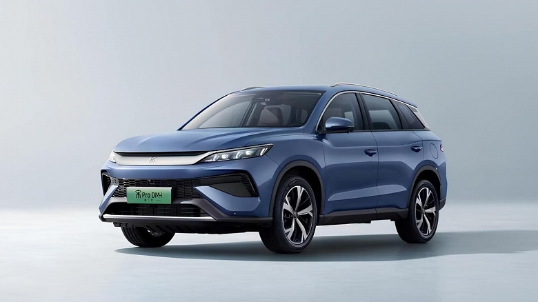 Ценовые войны не прекращаются: современный кроссовер с запасом хода 1500 км BYD Song Pro DM-i подешевел до $12 725