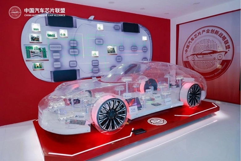 Похоже, у Китая нет проблем с чипами: в Шанхае представлено 1200 моделей