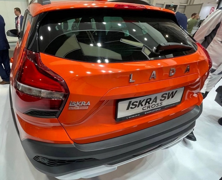 Представлена топовая Lada Iskra SW Cross: опубликованы новые живые фото - 2 Представлена топовая Lada Iskra SW Cross: опубликованы новые живые фото