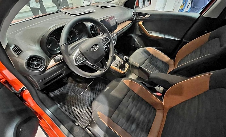 Представлена топовая Lada Iskra SW Cross: опубликованы новые живые фото - 1 Представлена топовая Lada Iskra SW Cross: опубликованы новые живые фото