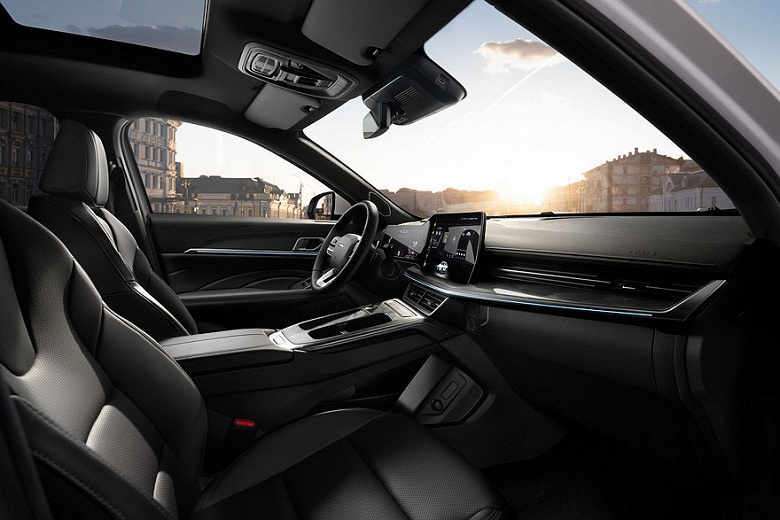 Представлен выпускаемый в России полноприводный кроссовер Haval F7x: новинку впервые показали внутри