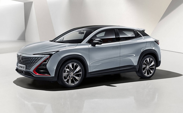 В России подешевели 7 моделей Changan: скидка на кроссоверы Changan Uni-V, Changan Uni-T и Changan CS95 New теперь достигает 250 тыс. рублей