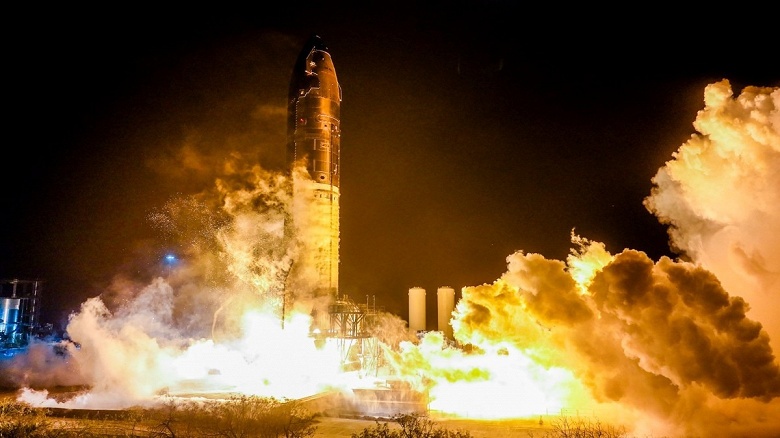 SpaceX запустила двигатели огромного корабля Starship