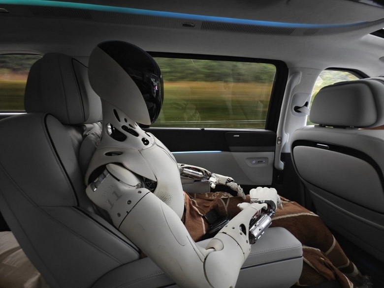 &laquo;Железный&raquo; уже приступил к работе. Умный, мощный и похожий на человека робот Iron имеет 60 сочленений, 200 степеней свободы и вычислительную мощность в 3000 TOPS