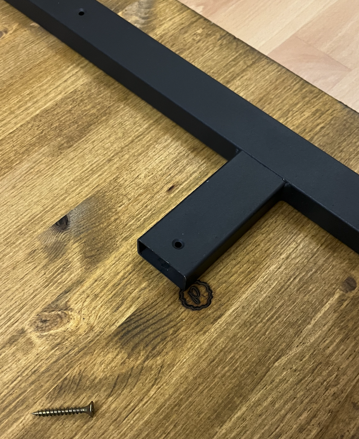 Это клеймо оставил я специально