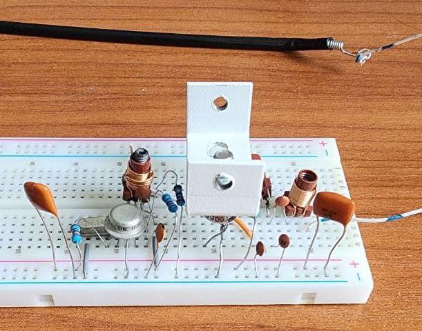 Рис. 29. Генератор с усилителем мощности и антенной в сборе