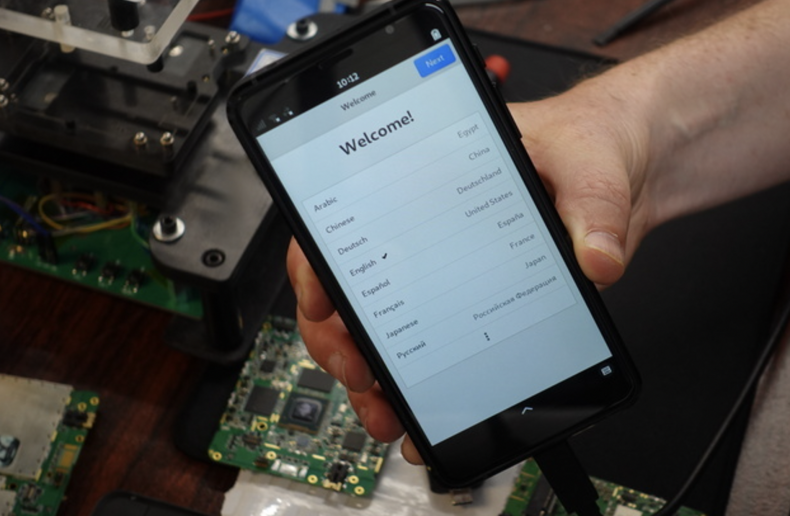 Импортозамещение по-американски: смартфон за 2000$ - 1