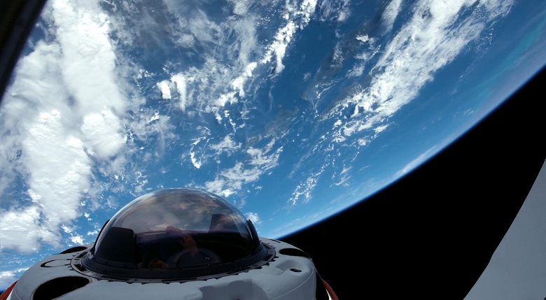 Эти кадры ещё не показывали: Илон Маск выложил впечатляющее 4-часовое космическое видео, записанное в ходе полярной миссии Fram2