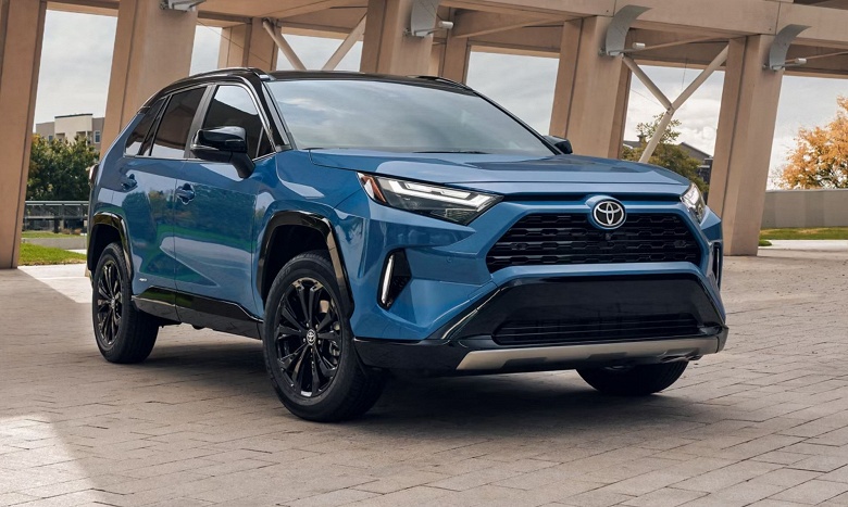 Geely Monjaro, Toyota RAV4 и Toyota Highlander &mdash; российские хиты: стало известно, какие машины везут в Россию через Киргизию и Белоруссию в 2025 году