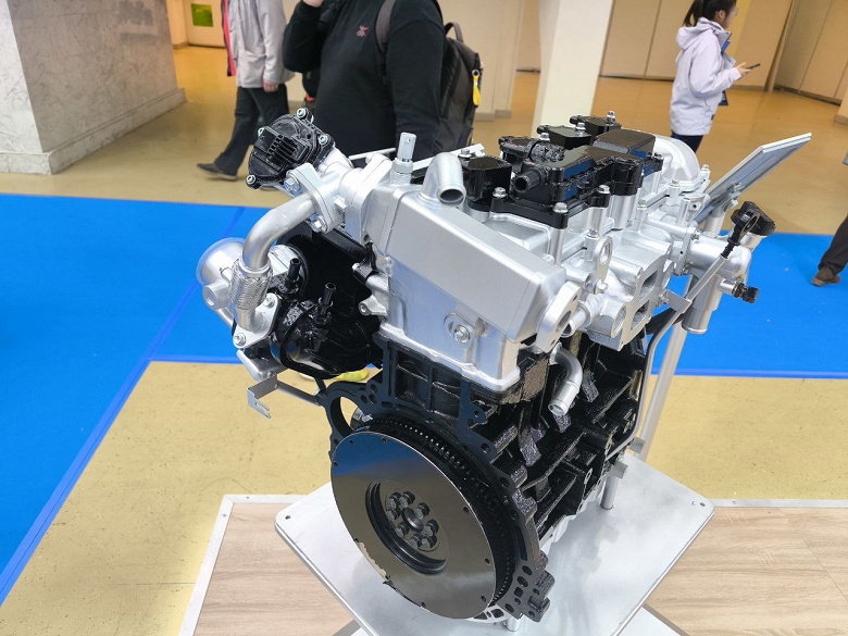 Китайцы представили в Москве очень дешевый 2,0-литровый 140-сильный мотор