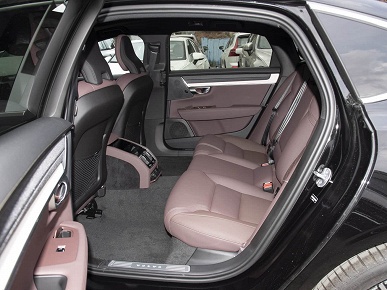 Обновленный Volvo S90 получил старый 2,0-литровый мотор (но есть вариант и помощнее)