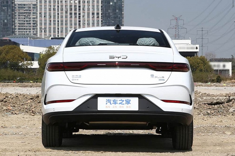 180 л.с. и запас хода до 1100 км — 2,09 млн рублей. В России начали принимать заказы на BYD Qin Plus 2025