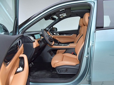 Представлен новый и улучшенный Geely Atlas, он оказался очень дешевым &mdash; меньше 14 тыс. долларов