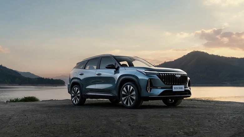 Совершенно новый Geely Atlas следующего поколения за 92,9 тыс. юаней (1 млн рублей), который стал гораздо больше, поступил в продажу в Китае