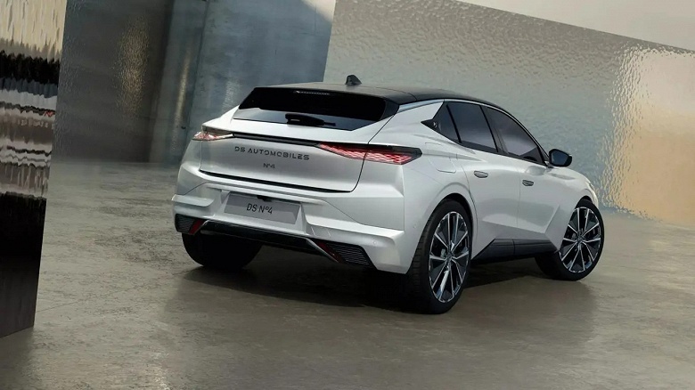 Премиальный Citroen с ChatGPT в комплекте: представлен новейший хетчбэк DS №4