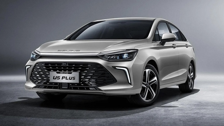 BAIC снижает цены в России: большой кроссовер BAIC X75 подешевел на 362 тыс. рублей, рамный внедорожник BAIC BJ40 &mdash; на 384 тыс. рублей