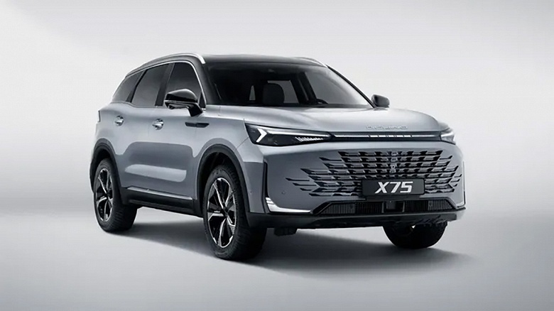 BAIC снижает цены в России: большой кроссовер BAIC X75 подешевел на 362 тыс. рублей, рамный внедорожник BAIC BJ40 &mdash; на 384 тыс. рублей