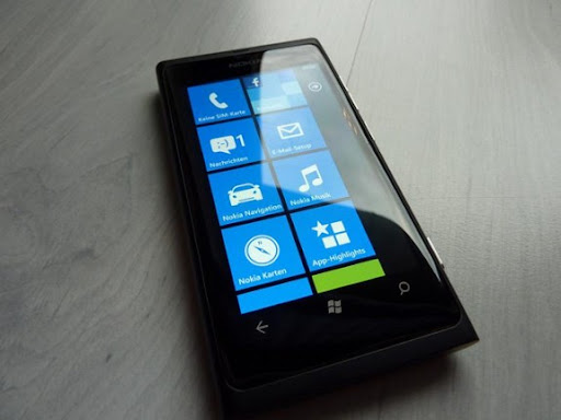 Siemens A52, Nokia Lumia 800 и другие телефоны, которые были у сотрудников Selectel в детстве - 4