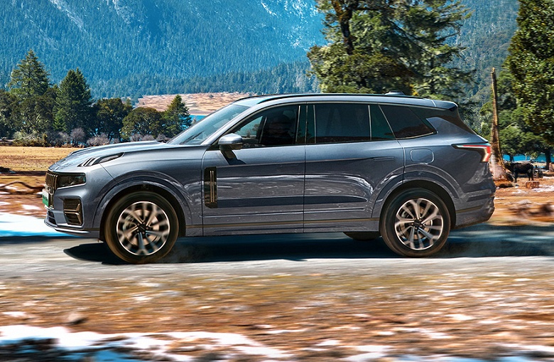 Большой и мощный кроссовер Geely &mdash; очень дешево: 554-сильный полноприводный Lynk & Co 09 EM-P в Китае продают со скидкой в 5555 долларов