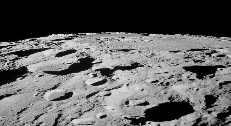 Земля окружена лунными обломками? Ученые выяснили, что Луна теряет осколки, которые становятся квазиспутниками Земли 