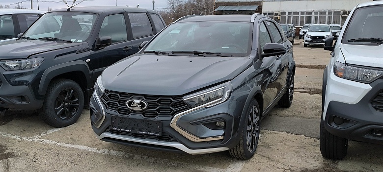 Lada Vesta следующего поколения на совершенно новой платформе: сотрудник АвтоВАЗа поспорил с тем, что Renault ограничивала развитие Lada - 1 Lada Vesta следующего поколения на совершенно новой платформе: сотрудник АвтоВАЗа поспорил с тем, что Renault ограничивала развитие Lada