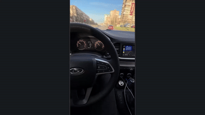 &laquo;Нормально? На ходу заблокировался&raquo;. У владельца Lada Vesta на скорости 66 км/ч заблокировался руль