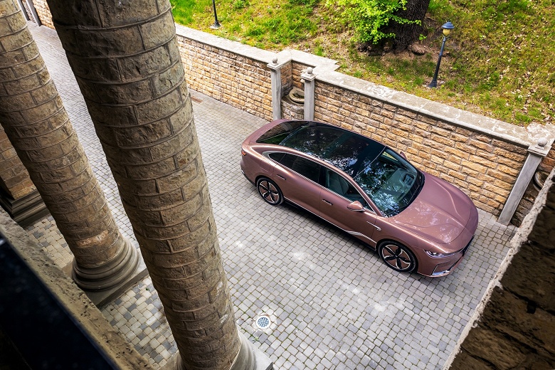 Замена BMW 7-й серии, Mercedes-Benz S-класса и Audi A8 — российской сборкой и без конкурентов. Новый Voyah Passion поступит в продажу уже в июле - 2 Замена BMW 7-й серии, Mercedes-Benz S-класса и Audi A8 — российской сборкой и без конкурентов. Новый Voyah Passion поступит в продажу уже в июле