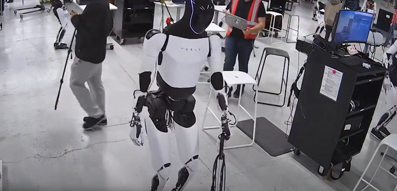 Домохозяйки больше не нужны: Tesla Optimus занимается уборкой, глажкой, приготовлением еды, мытьём посуду и прочими вещами в новом видео - 1 Домохозяйки больше не нужны: Tesla Optimus занимается уборкой, глажкой, приготовлением еды, мытьём посуду и прочими вещами в новом видео