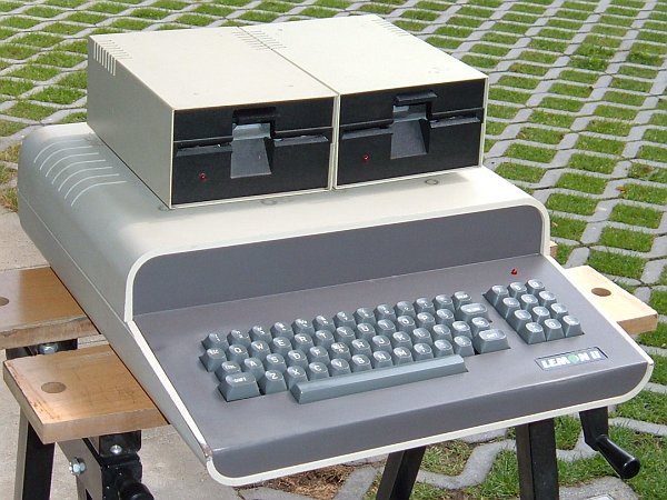 Два лимона. Итальянский клон легендарного компьютера Apple - 4