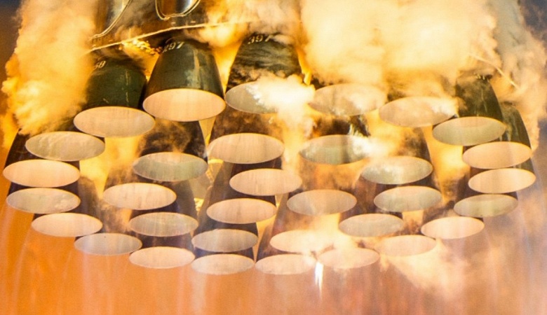 При испытаниях двигателей Raptor-3 для Starship произошёл сильнейший пожар