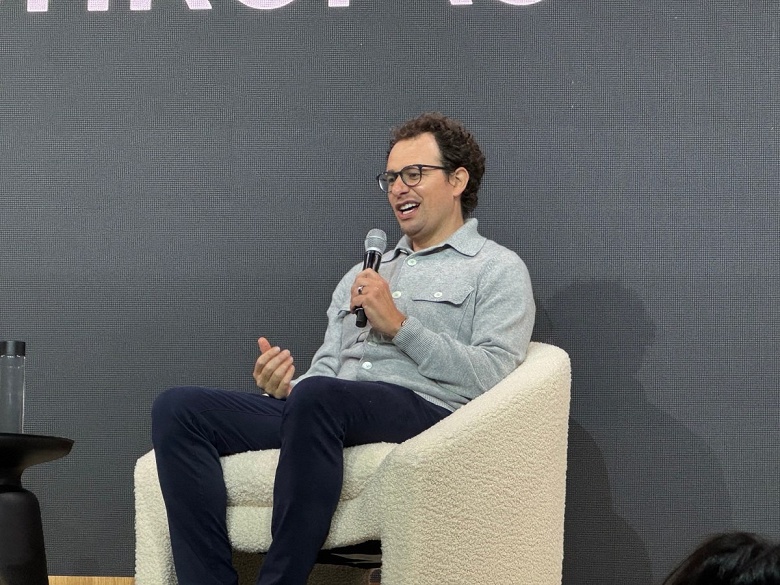 Глава Anthropic назвал «галлюцинации» менее частыми, чем человеческие промахи и заявил, что искусственный интеллект достигнет уровня AGI уже к 2026 году - 1 Глава Anthropic назвал «галлюцинации» менее частыми, чем человеческие промахи и заявил, что искусственный интеллект достигнет уровня AGI уже к 2026 году