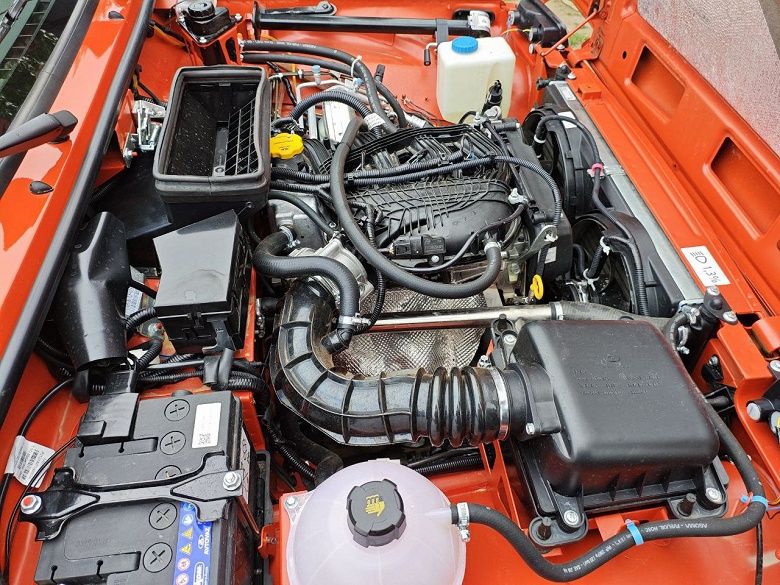 Это Lada Niva Sport в совершенно новом цвете: машину показали на фото