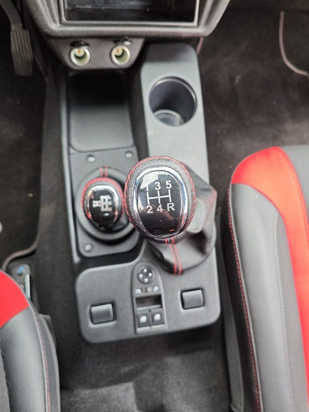 Это Lada Niva Sport в совершенно новом цвете: машину показали на фото