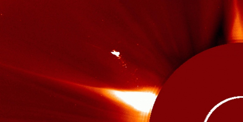 На Солнце заметили &laquo;птицу&raquo; &mdash; она в 10 раз больше Земли, а размер &laquo;крыла&raquo; составляет 150 тысяч километров