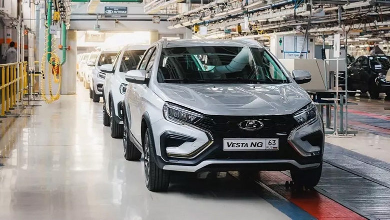 В Белорусcии устроили распродажу Lada Vesta &mdash; на 355 тыс. рублей дешевле, чем в России