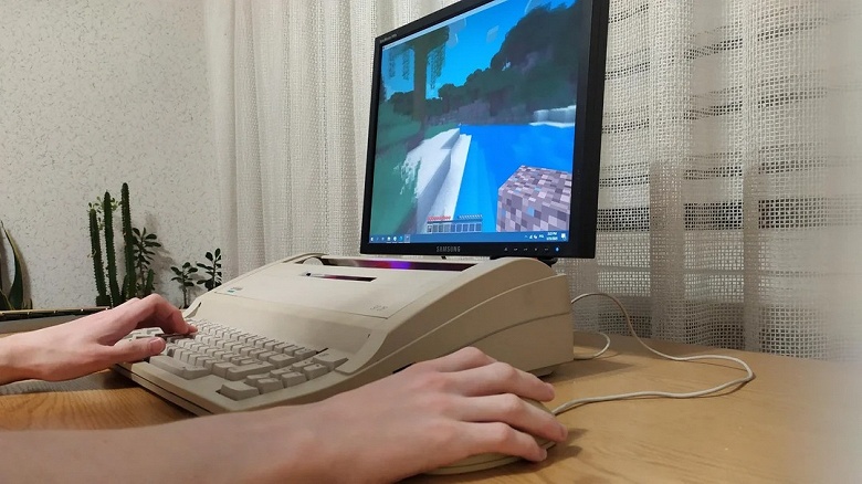 Старую пишущую машинку превратили в мини-ПК