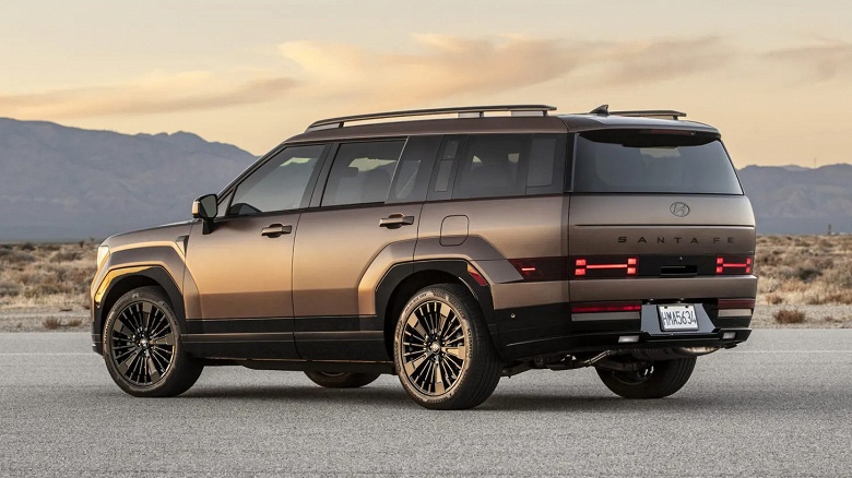 В России рухнули цены на новый Hyundai Santa Fe пятого поколения: машины под заказ &mdash; от 3,2 млн рублей, это на 1,2 млн рублей дешевле, чем в апреле