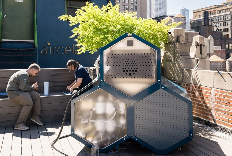 &laquo;Это не слишком хорошо, чтобы быть правдой &mdash; это на самом деле работает&raquo;. Американский стартап представил устройство, которое синтезирует бензин из воздуха