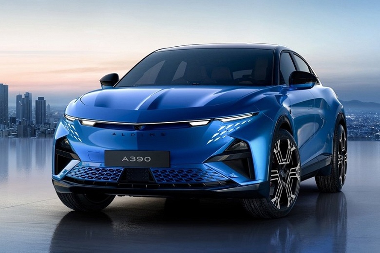Новинка на платформе Renault Megane и Nissan Ariya. Представлен кроссовер Alpine A390
