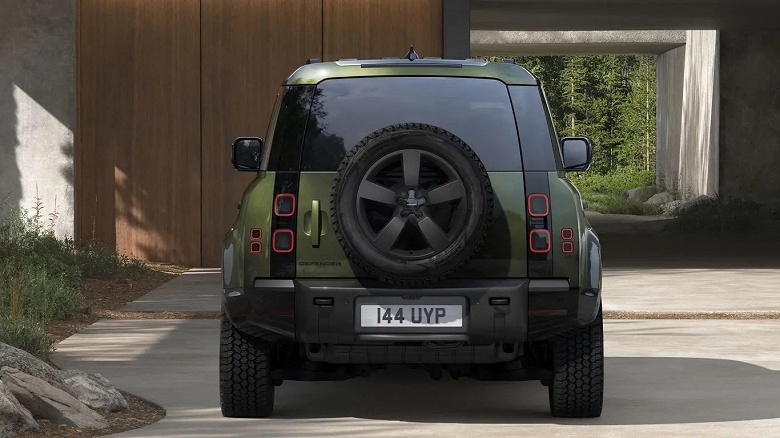 Представлен Land Rover Defender 2026: много физических кнопок и ручек, 5,0-литровый V8 на 635 л.с. и впервые &mdash; адаптивный круиз-контроль на бездорожье