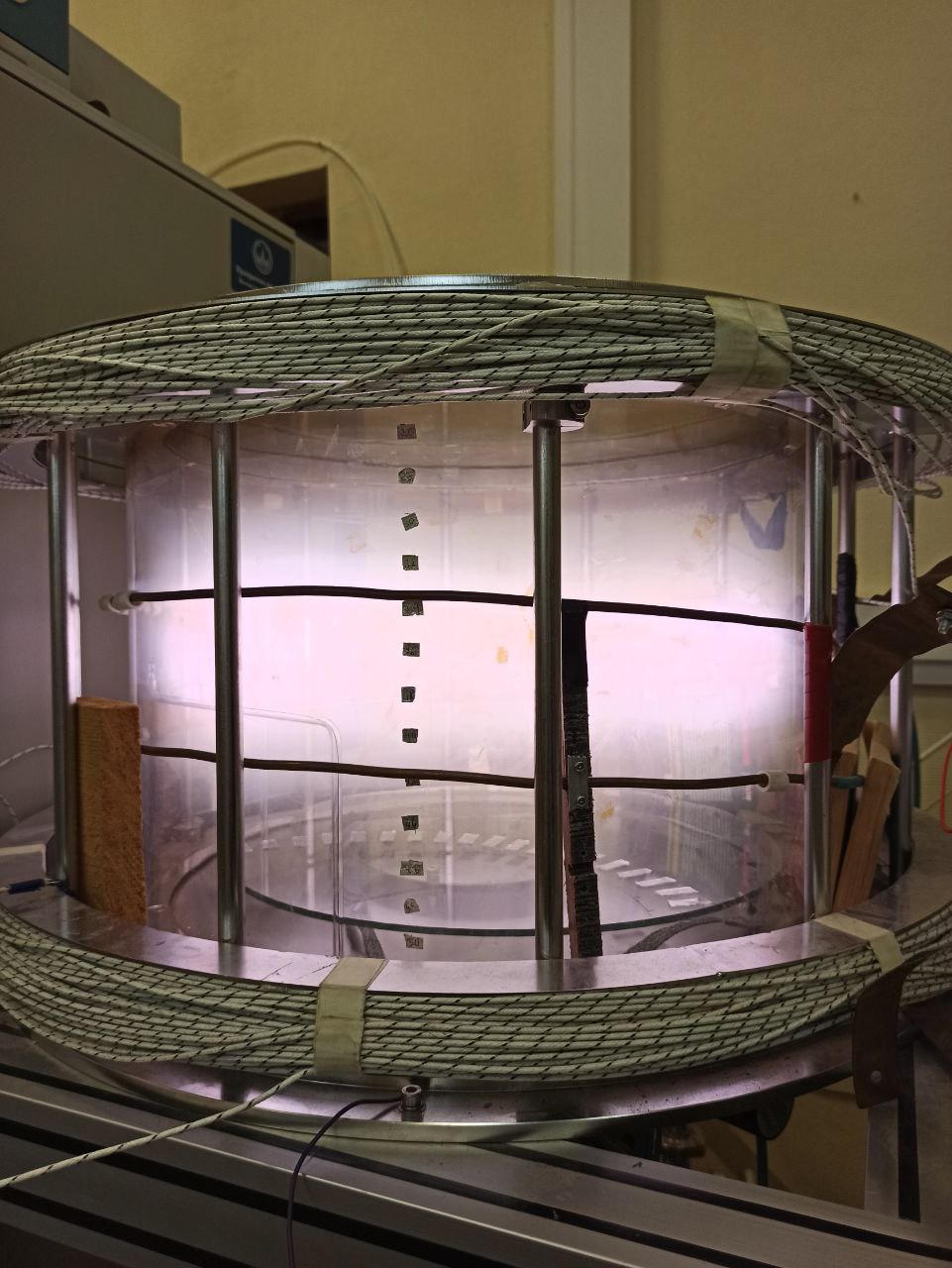 Лабораторный источник ВЧ плазмы