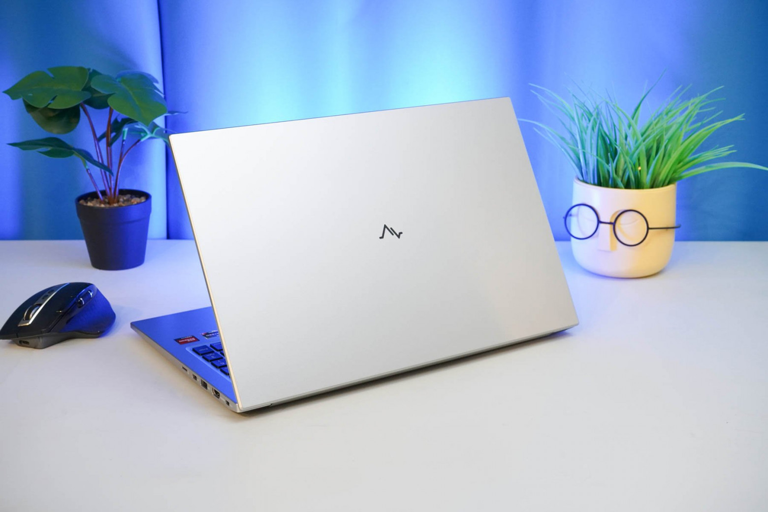 Что внутри ноутбука Maibenben M557? Разборка офисной модели на базе AMD Ryzen 7-5825U - 1