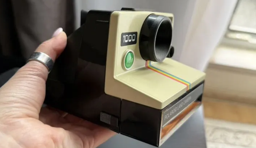 Нашел по запросу «Polaroid SX-70»