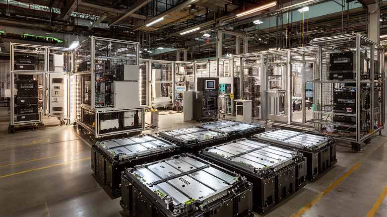 Сверхбезопасная и сверхбыстрая. Новая батарея Geely заряжается за считанные минуты и выдает большую мощность даже при низком уровне заряда