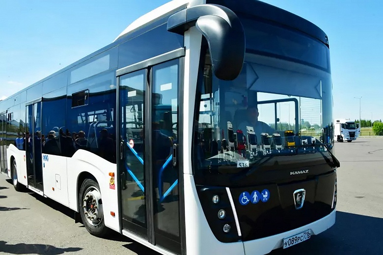 КамАЗ впервые показал автобус с российским 9-ступенчатым &laquo;автоматом&raquo; от Aurus