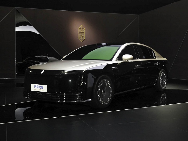 Так выглядит роскошь по-китайски. Представлен флагманский седан Maextro S800 за 140 тыс. долларов, способный утереть нос Mercedes-Maybach S-Class и Audi A8L Horch - 2 Так выглядит роскошь по-китайски. Представлен флагманский седан Maextro S800 за 140 тыс. долларов, способный утереть нос Mercedes-Maybach S-Class и Audi A8L Horch