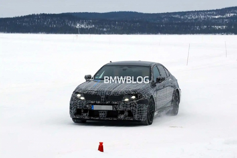 Флагманская «Акула» BMW — без огромных ноздрей — получит новую систему iDrive X и дополнительный экран для пассажира - 1 Флагманская «Акула» BMW — без огромных ноздрей — получит новую систему iDrive X и дополнительный экран для пассажира